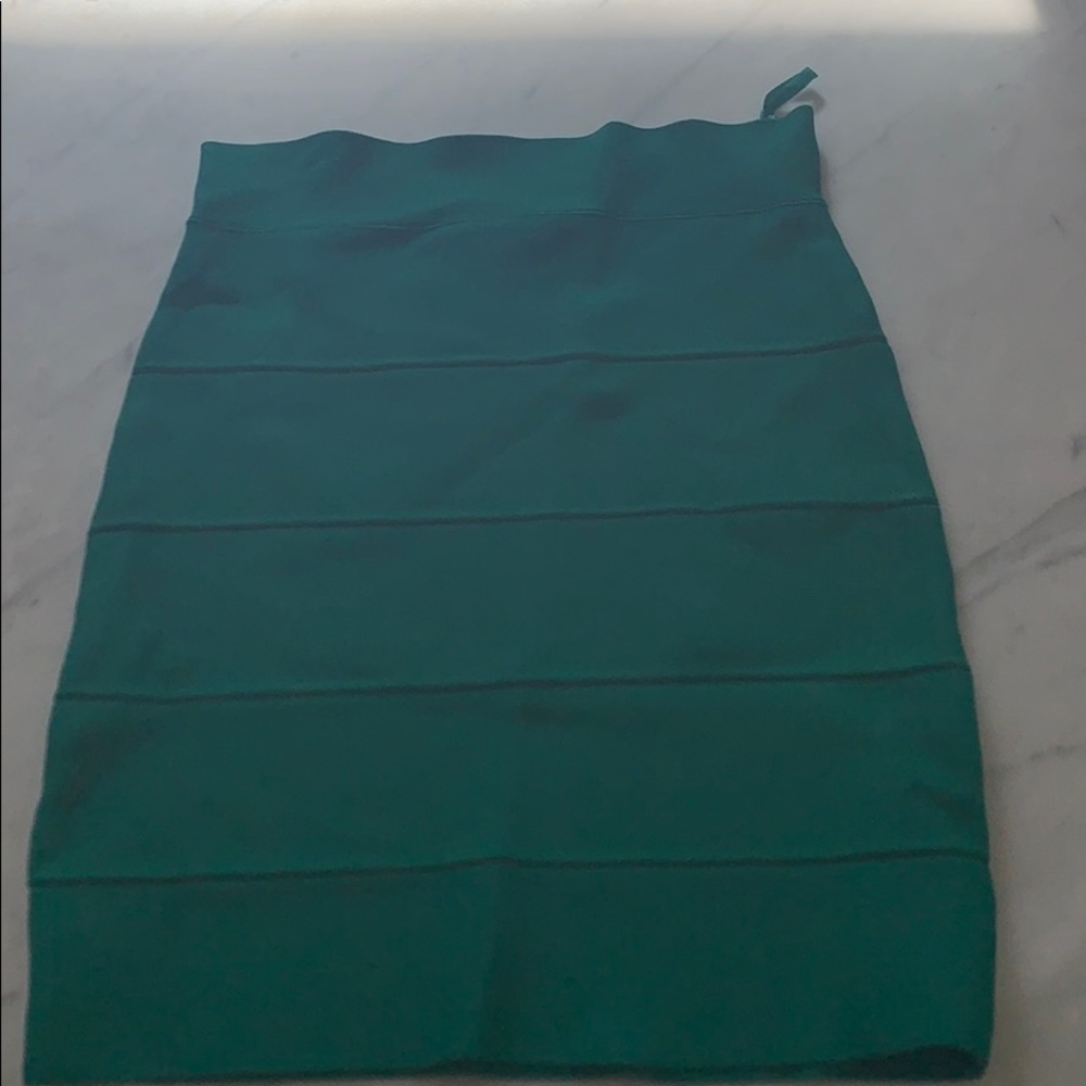 BCBG emerald body con skirt